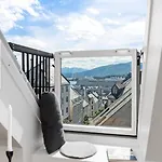 Topp Floor With One Bedroom & A Loft *