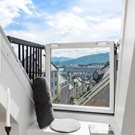 Topp Floor With One Bedroom & A Loft *